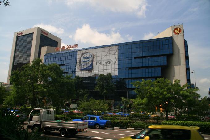 image Exterior del centro comercial Slim Square, Singapur