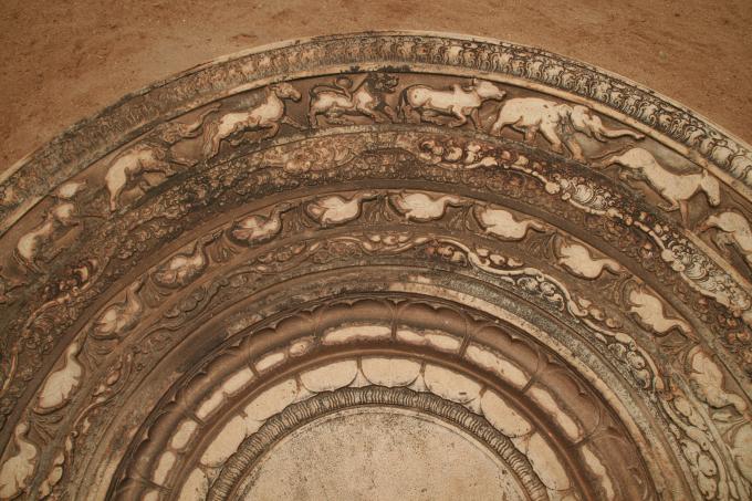 image Estela del palacio de Mahasena, Anuradhapura, Sri Lanka