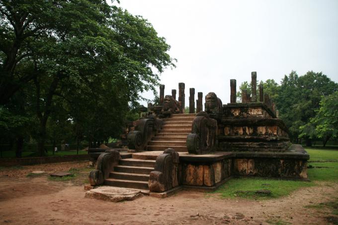 image Restos de edificación, Polonnaruwa, Sri Lanka