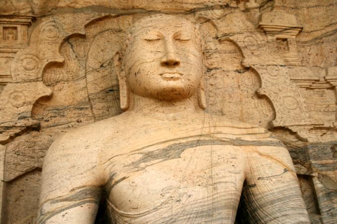 image Detalle de buda meditando de Gal Vihara, Polonnaruwa, Sri Lanka