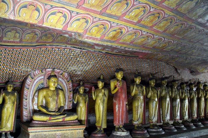 image Estatuas de buda en templo, Cuevas de Dambulla, Sri Lanka