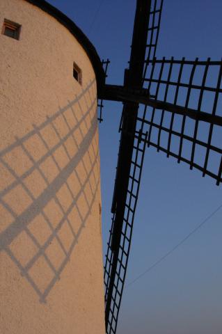 image Molino de viento al atardecer, Alcázar de San Juan, Ciudad Real