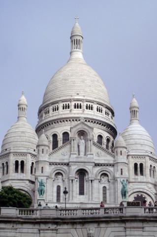 image Basílica del Sagrado Corazón en París, Francia