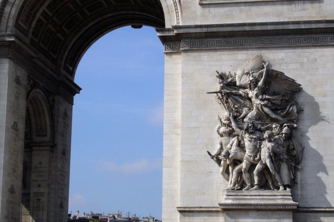 image Escultura de la Marsellesa en el Arco del Triunfo de París, Francia