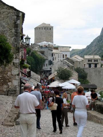 image Calle de la ciudad vieja de Mostar, Bosnia-Herzegovina