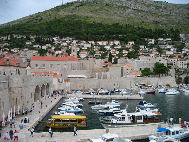 image Puerto junto a la muralla, Dubrovnik, Croacia