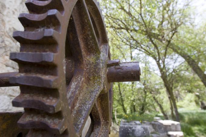 image Detalle de un antiguo molino en el Duero, Quintanilla de Onésimo, Valladolid