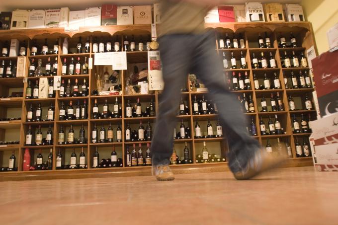 image Tienda de vinos en Peñafiel, Valladolid