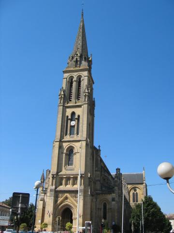 image Fachada de la Iglesia de Notre Dame de Bergerac, Francia