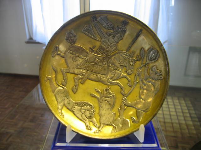 image Plato sasánida, Museo de Azerbaiyán Este, Tabriz, Irán
