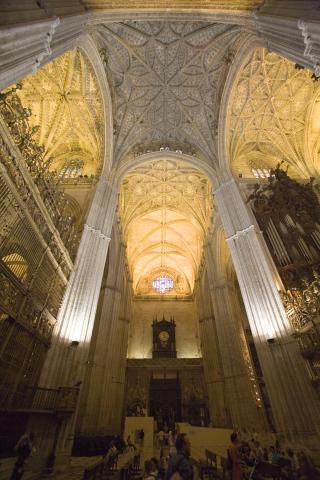 image Interior de la catedral de Sevilla