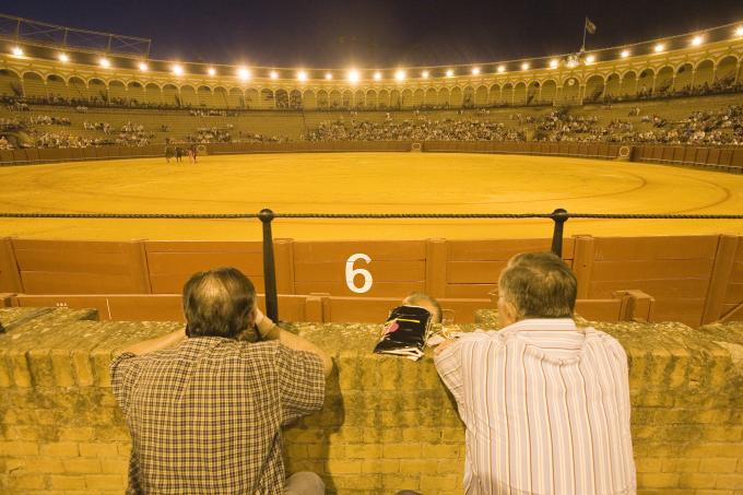 image Público en la plaza de toros, Sevilla