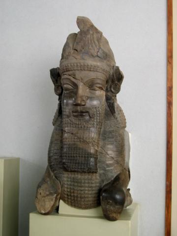 image Efigie de león alado de Persépolis, Museo Arqueológico de Teherán, Irán