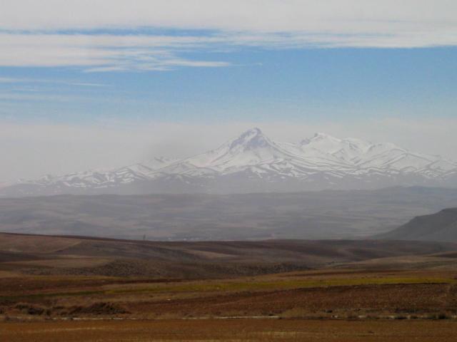 image Paisaje de los montes Zagros, Hamedán, Irán