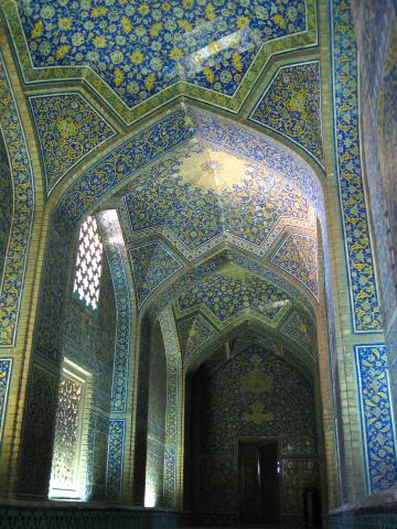 image Pasillo de entrada a la mezquita de Sheikh Lotfollah, Isfahán, Irán