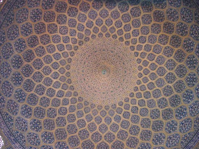 image Techo de la cúpula de la mezquita de Sheikh Lotfollah, Isfahán, Irán