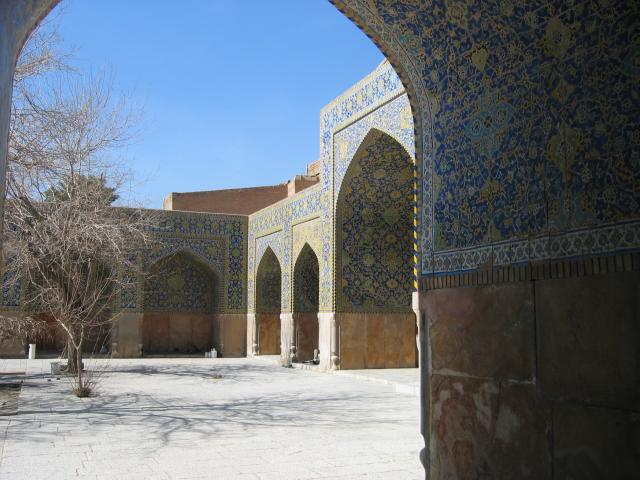 image Patio secundario de la mezquita del Imam, Isfahán, Irán
