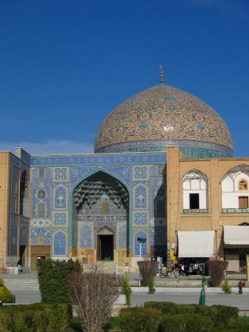 image Fachada principal de la mezquita de Sheikh Lotfollah, Isfahán, Irán