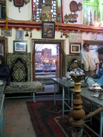 image Casa de té con vistas a la plaza del Imam, Isfahán, Irán