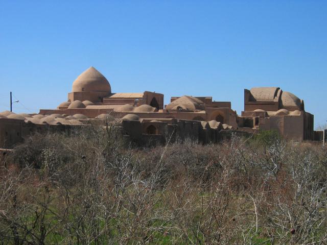 image Vista general de la Mezquita del Viernes de Ardestán, Isfahán, Irán