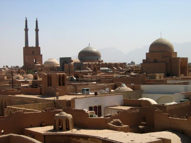 image Vista general de las cúpulas de las mezquitas de Yazd, Irán