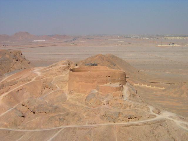 image Torre del Silencio, Yazd, Irán