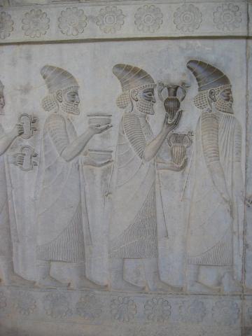 image Relieve en las escaleras hacia la Apadana, Persépolis, Irán