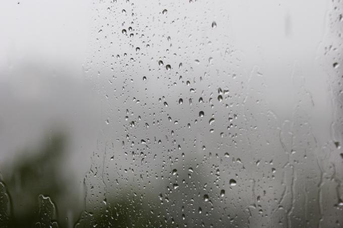 image Lluvia a través de la ventana