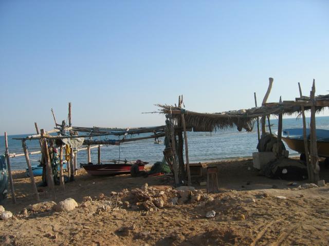 image Chiringuitos para guardar barcas de pesca, Golfo Pérsico, Irán
