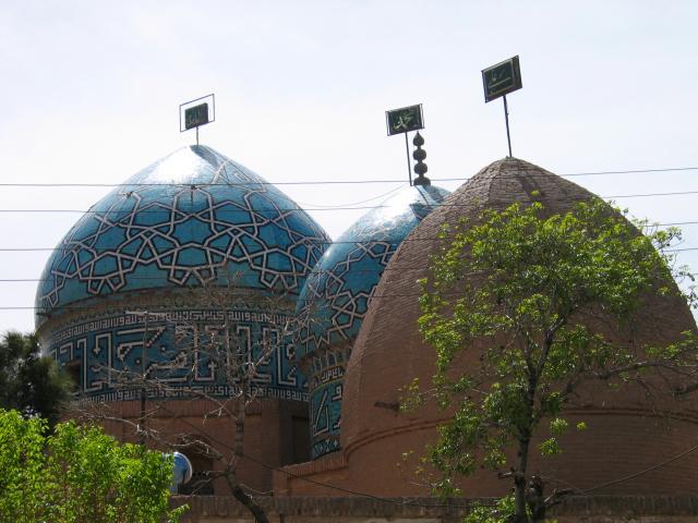 image Cúpulas de Gonbad-e Moshtaghieh, Kermán, Irán