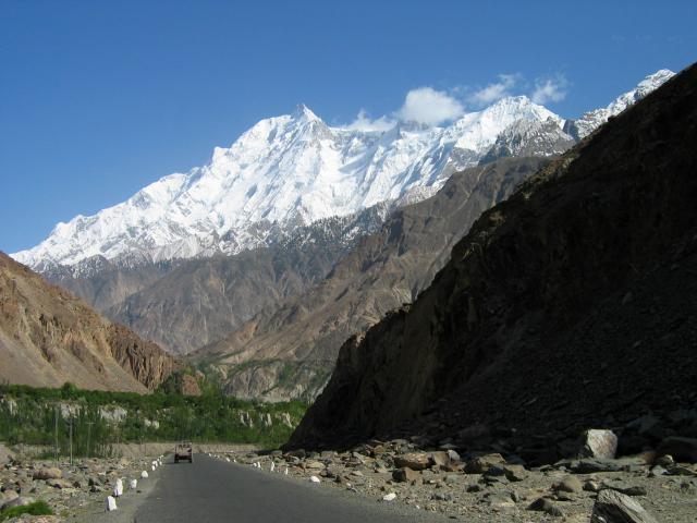 image El monte Rakaposhi desde la autopista del Karakorum, Pakistán