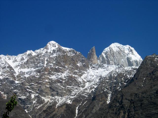image Vista de Pico Ultar y pirámide del Lady Finger desde Eagle Nest, valle de Hunza, Pakistán