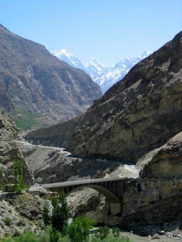 image Puente sobre el río Hunza, Pakistán
