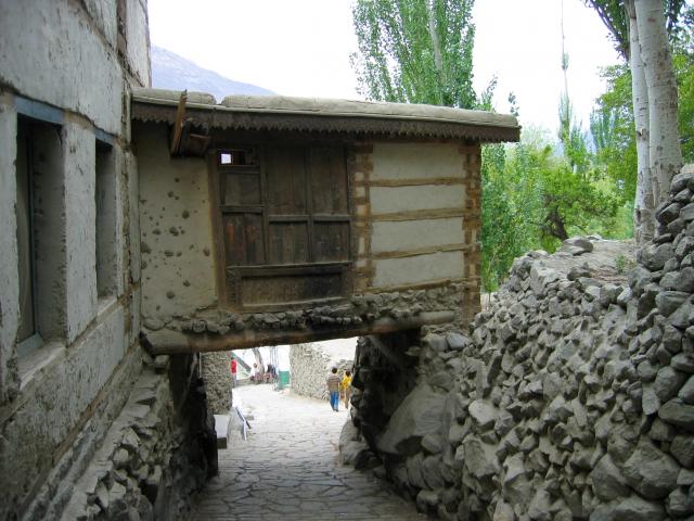 image Calle en la parte alta de Karimabad, Pakistán