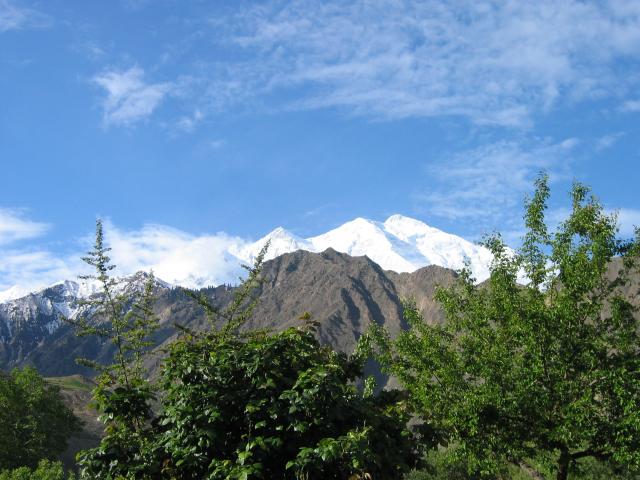 image El Diran Peak desde Karimabad, Pakistán