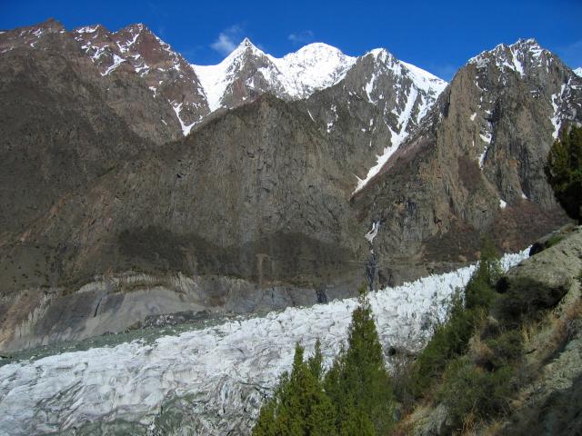 image Vista del Glaciar de Minapín, cordillera del Karakorum, Pakistán