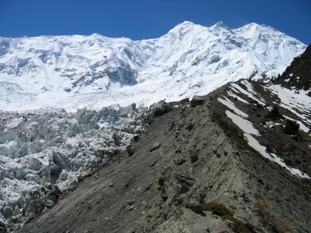 image Arista de entrada al campo base del Rakaposhi, cordillera del Karakorum, Pakistán