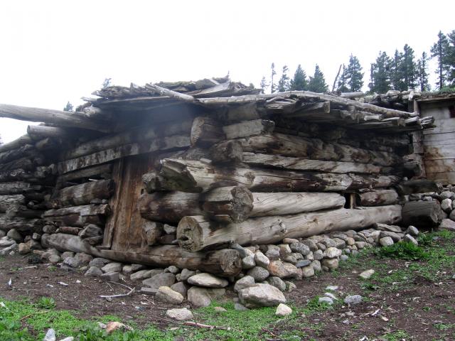 image Cabaña de asentamiento de verano en Fairy Meadow, Nanga Parbat, Pakistán