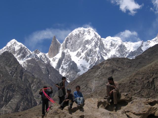 image El Lady Finger y el Ultar desde Eagle Nest, Altit, Pakistán