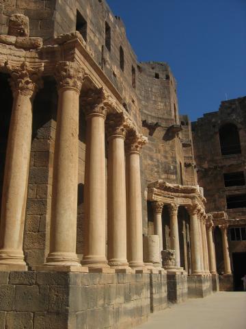 image Escenario del teatro romano de Bosra, Hama, Siria