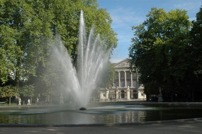 image Fuente en el Parque de Bruselas, Bélgica