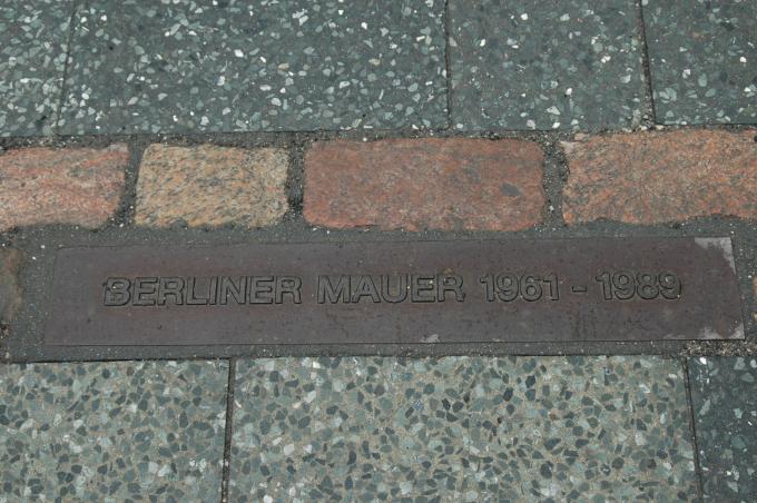 image La linea del muro en Berlín, Alemania