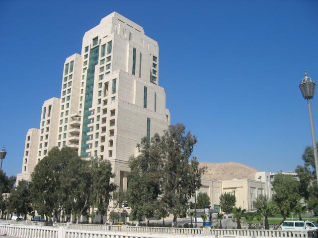 image Hotel de lujo frente al Museo Arqueológico, Damasco, Siria