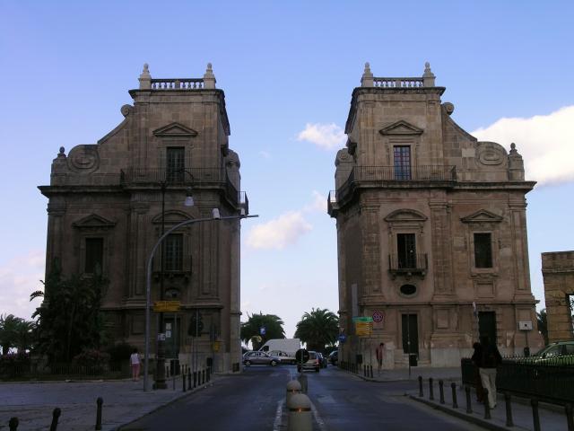 image Porta Felice en Palermo, Sicilia, Italia