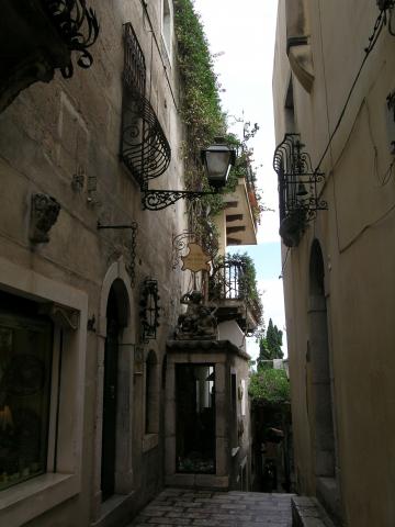 image Calle Corso Umberto I en Taormina, Sicilia, Italia