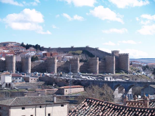 image Vista general de las murallas de Ávila