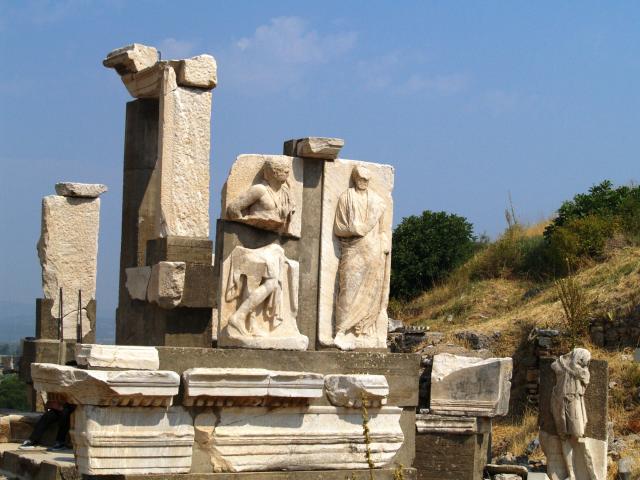 image Monumento a Memmio, Éfeso, Turquía