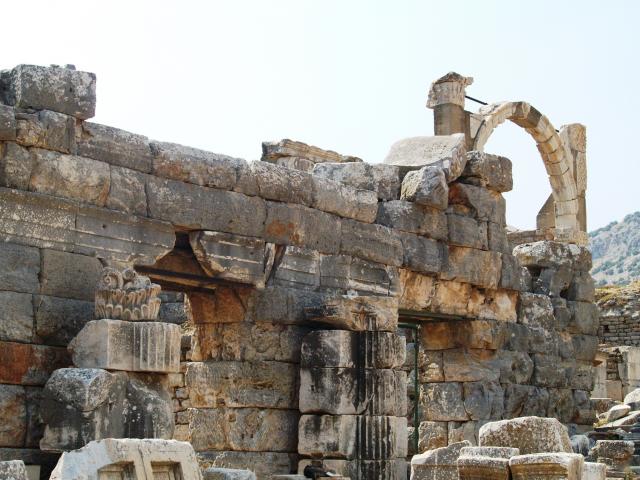 image Fuente de Polio, Éfeso, Turquía