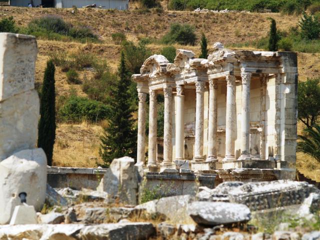 image Vista lateral de la Biblioteca de Celso, Éfeso, Turquía