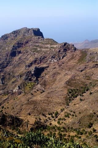 image Laderas de La Gomera con su capital al fondo